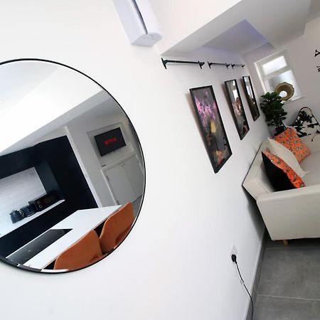 New Spacious 2 Bed Getaway - Private Courtyard! - Underfloor Heating Cardiff Esterno foto