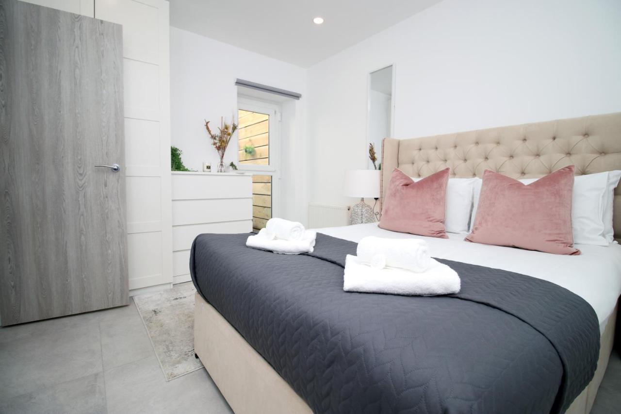 New Spacious 2 Bed Getaway - Private Courtyard! - Underfloor Heating Cardiff Esterno foto