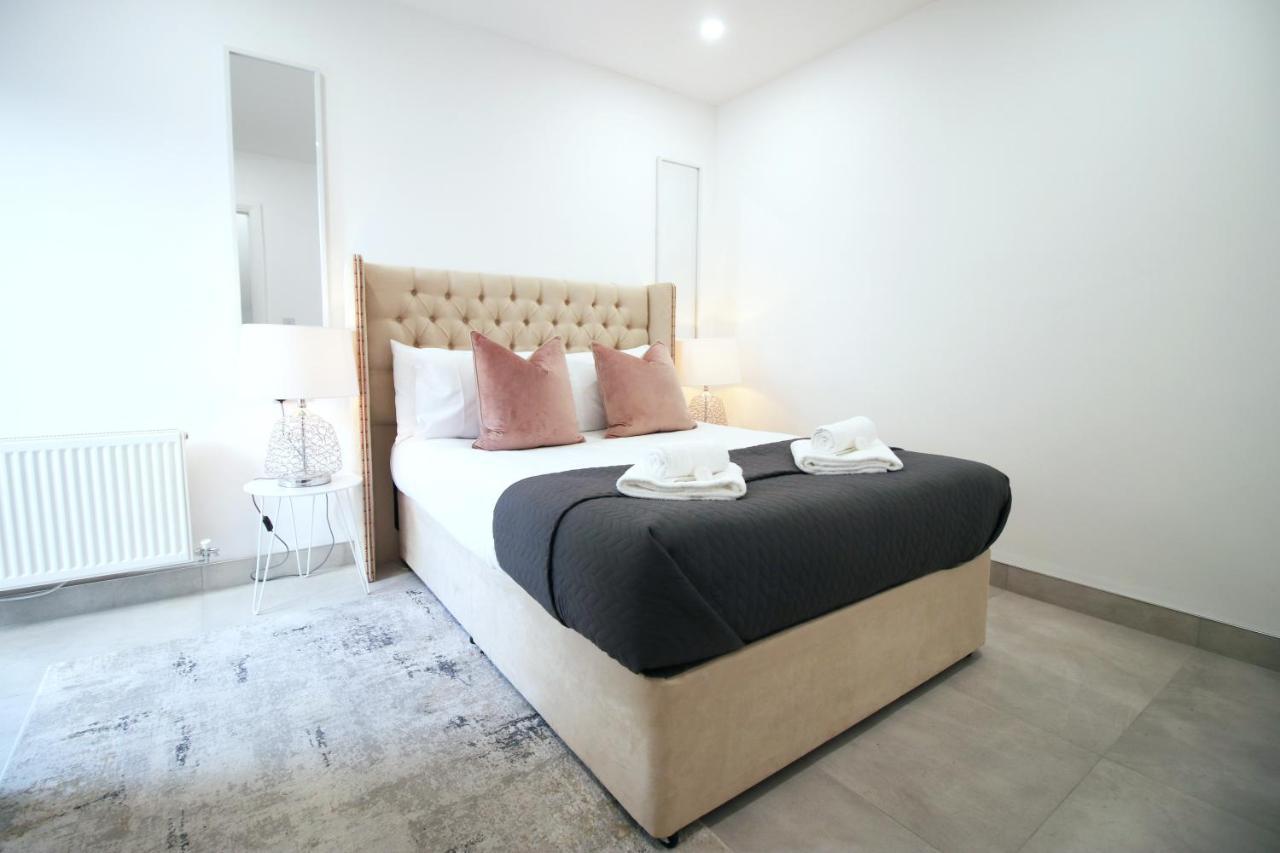 New Spacious 2 Bed Getaway - Private Courtyard! - Underfloor Heating Cardiff Esterno foto
