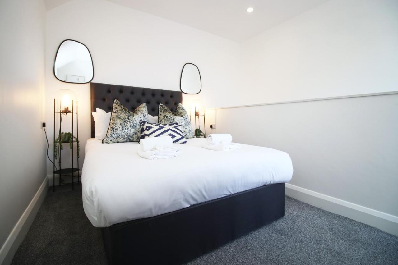 New Spacious 2 Bed Getaway - Private Courtyard! - Underfloor Heating Cardiff Esterno foto