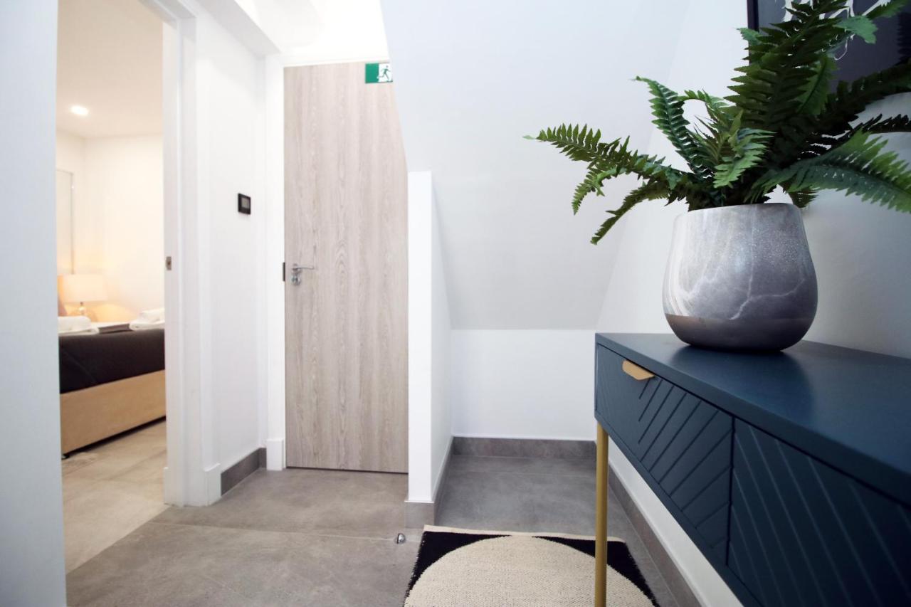New Spacious 2 Bed Getaway - Private Courtyard! - Underfloor Heating Cardiff Esterno foto